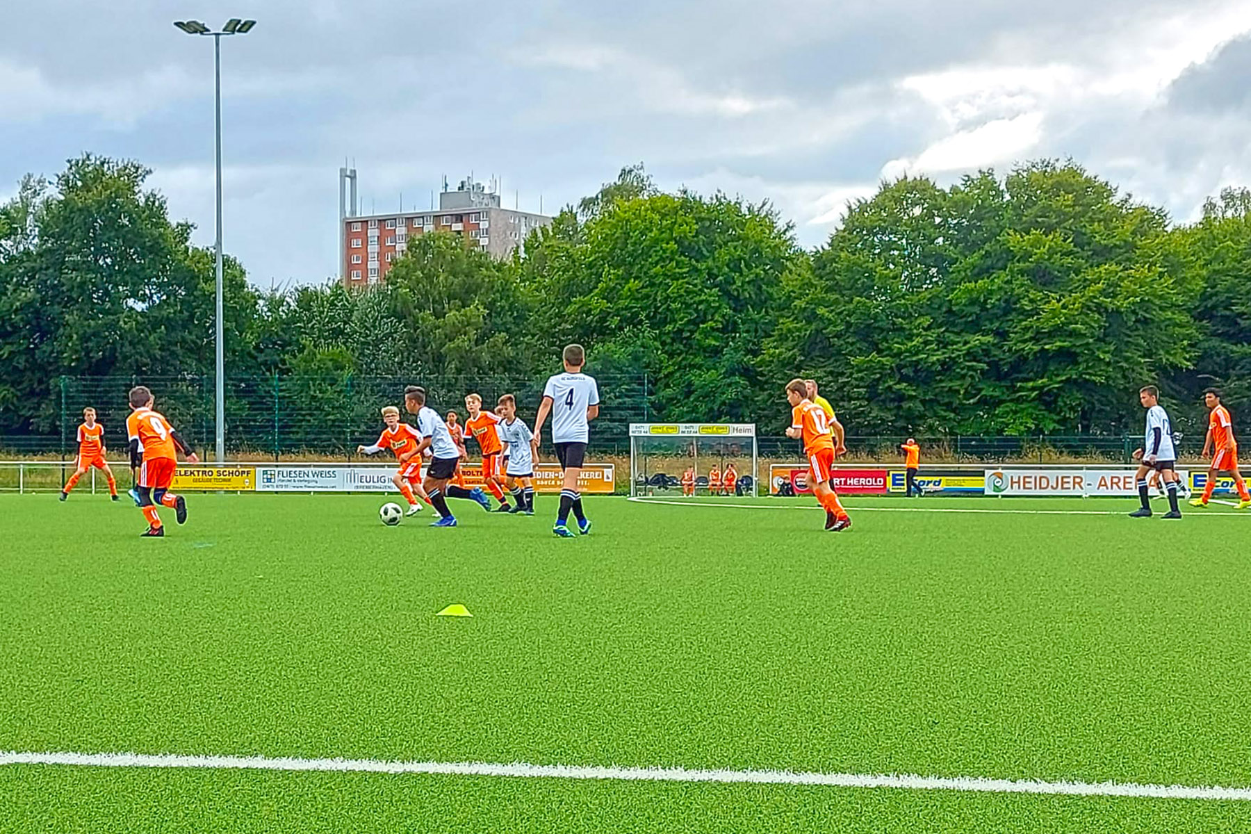 Jugendfußballspiel der D1 auf dem Kunstrasen SFL Bremerhaven gegen Borgfeld Jugendfußballspiel der D1 auf dem Kunstrasen SFL Bremerhaven gegen Borgfeld